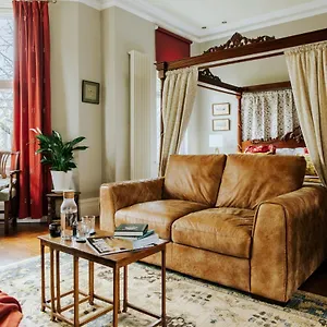 Luxury In Centre + Secure Parking Apartment Cardiff